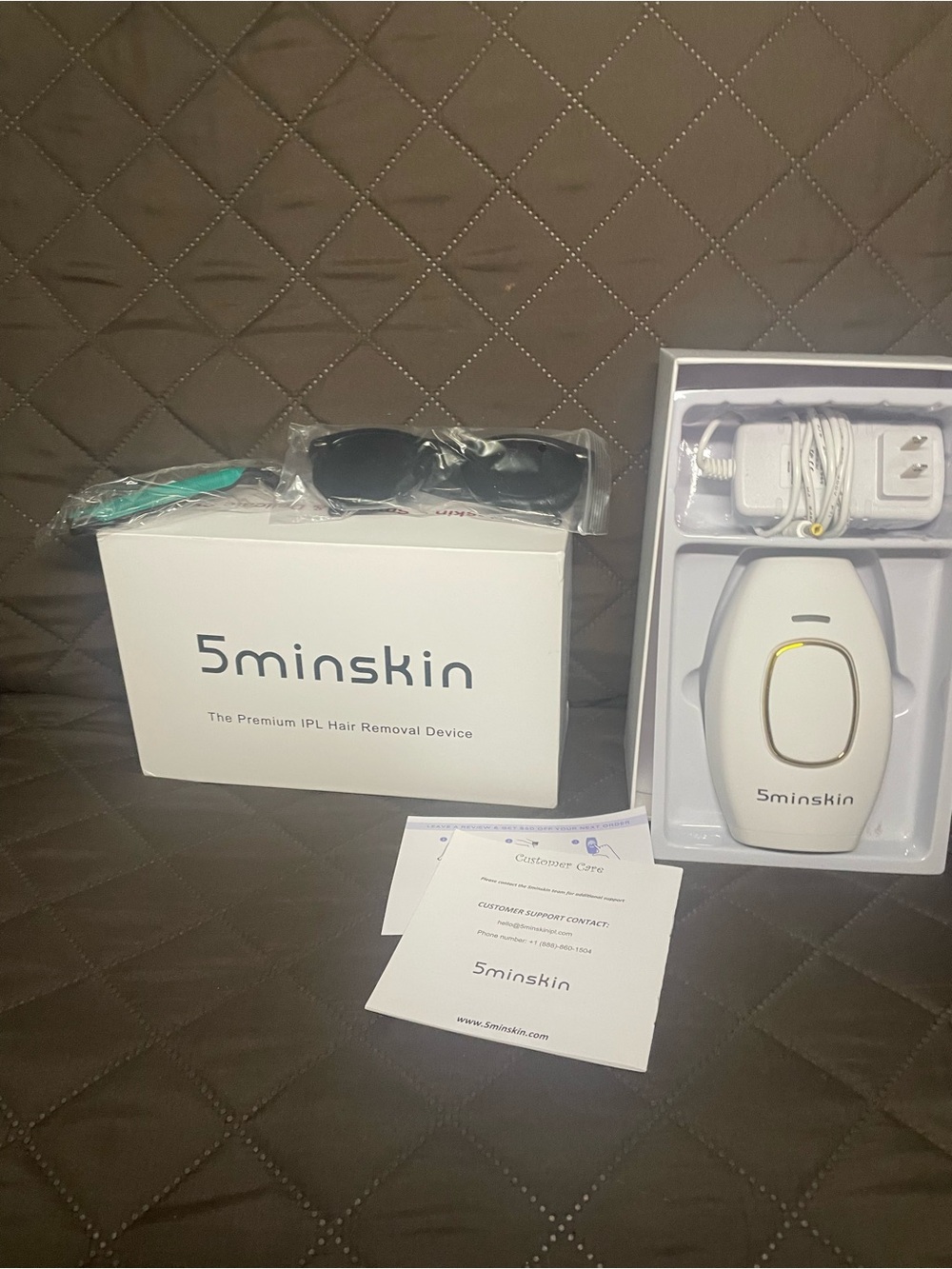 5minskin IPL Hair Removal Device in White with Protective Glasses